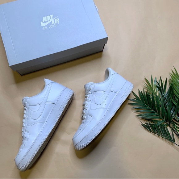 Nike Other - Men’s White Air Force 1 ‘07 - Sz 11M